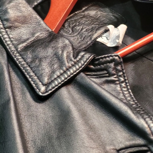 VINTAGE LEATHER RANCH - Picture 5 of 8